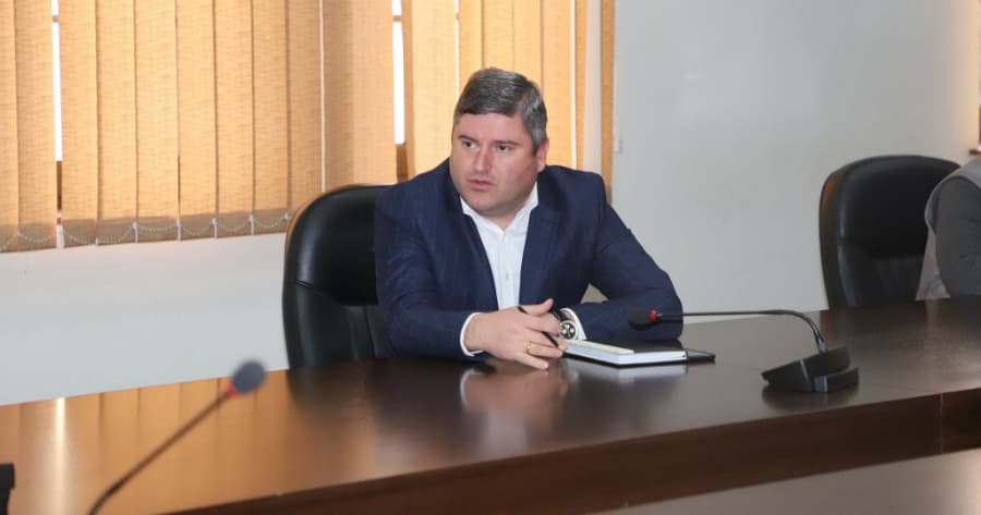 ზუგდიდის მერი ქსელური მარკეტებისა და ცენტრალური ბაზრის წარმომადგენლებს შეხვდა