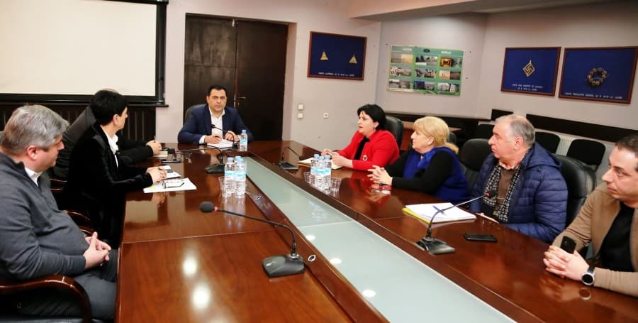 ალექსანდრე მოწერელია ჯანდაცვის წარმომადგენლებსა და ინფექციური საავადმყოფოს დირექტორს შეხვდა