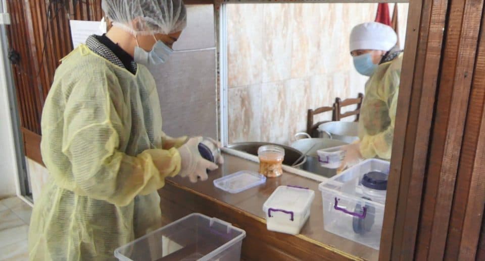 ფოთელში მოხალისეები კორონავირუსის პრევენციის ღონისძიებებში ჩაერთნენ