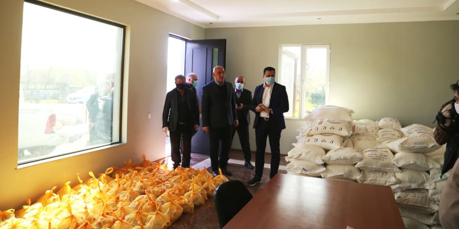 ხობში, 200 სოციალურად დაუცველი, მრავალშვილიანი და მარტოხელა ოჯახი სასურსათო პროდუქტს მიიღებს