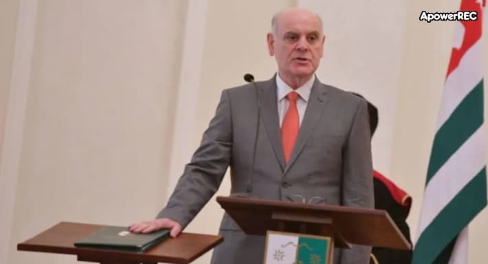 აფხაზეთის დე ფაქტო პრეზიდენტმა ფიცი დადო