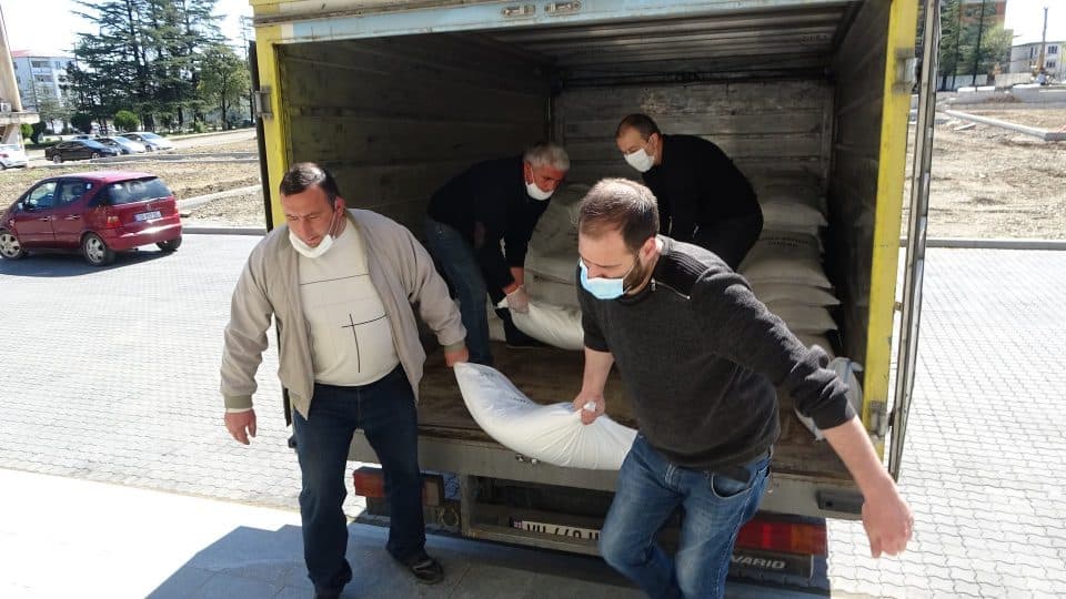 ხობში მცხოვრებ სოციალურად დაუცველ ოჯახებს პროდუქტები ურიგდება