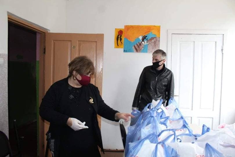 წალენჯიხაში, ბაღების აღსაზრდელების ოჯახებს ნობათი დაურიგდათ