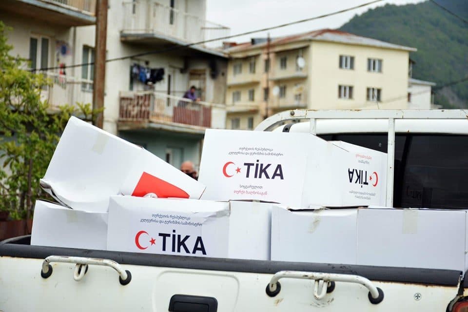 სასურსათო კალათები ფოცხოსა და ზღვაიას დასახლებაში, კომპაქტურად ჩასახლებულ 100 ოჯახს გადაეცა