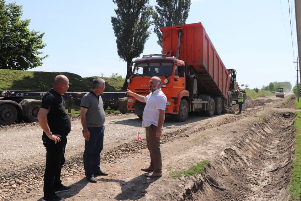 სოფელ ჭალადიდში გზის რეაბილიტაცია მიმდინარეობს