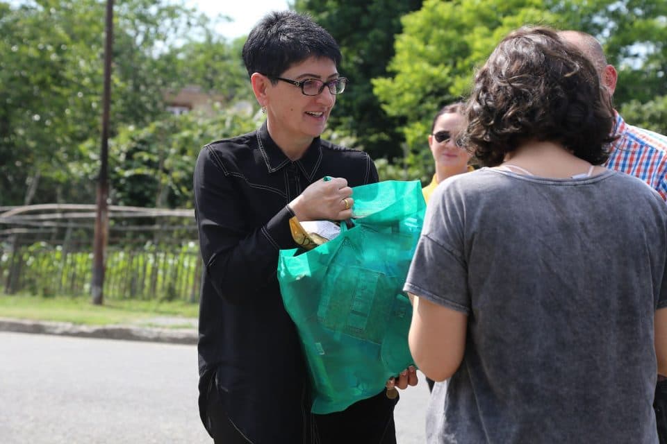 ოკუპირებული ტერიტორიებიდან ზუგდიდში მყოფ სტუდენტებს საკვები პროდუქტები და პირველადი საჭიროების საშუალებები გადაეცათ