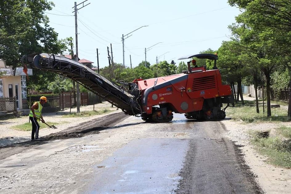 ზუგდიდში, რუსთაველის ქუჩაზე საავტომობილო გზის რეაბილიტაცია დაიწყო