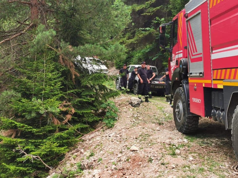 სოფელ იდლიანთან კლდის ფერდობზე ხანძარია