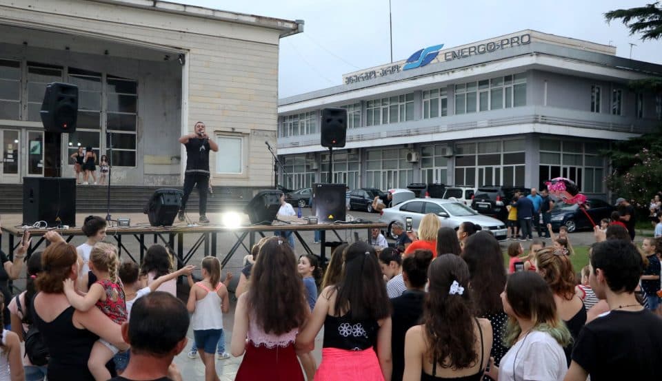 სენაკში, ცენტრალურ მოედანზე კონცერტი გაიმართა
