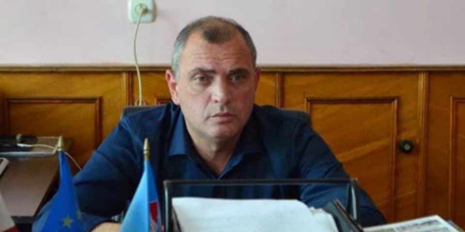 წალენჯიხის საკრებულოს თავმჯდომარეს ბრალი ოფიციალურად წარუდგინეს