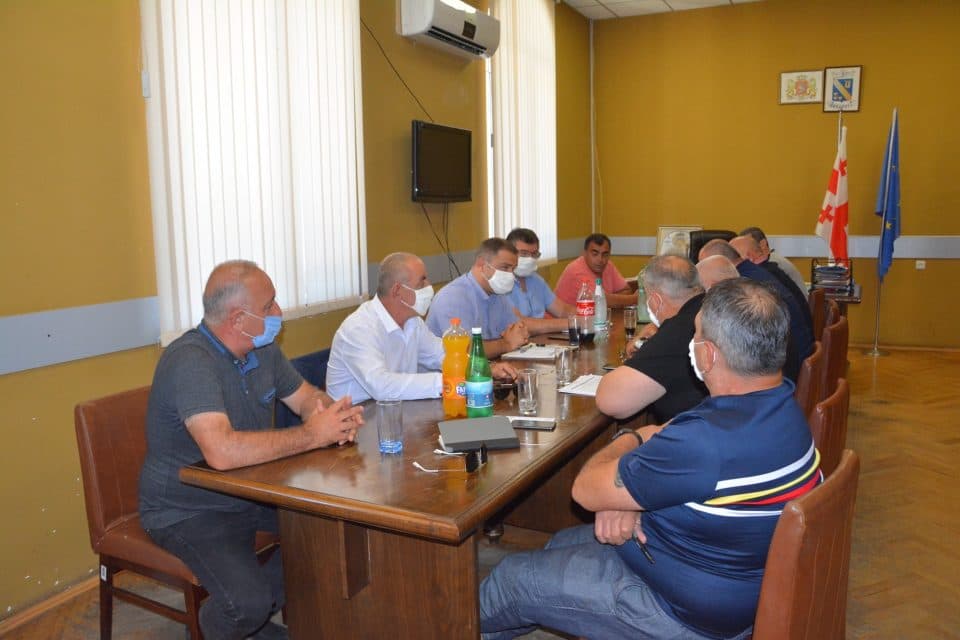 ჩხოროწყუს მერიაში ინფრასტრუქტურული სამუშაოების მიმდინარეობა განიხილეს