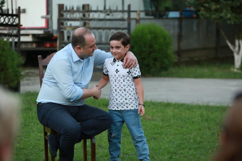 “ამ სოფელმა კარგად იცის ოკუპაციის უმძიმესი ტვირთი”- ირაკლი ჩიქოვანი ორსანტიაში ადგილობრივებს შეხვდა