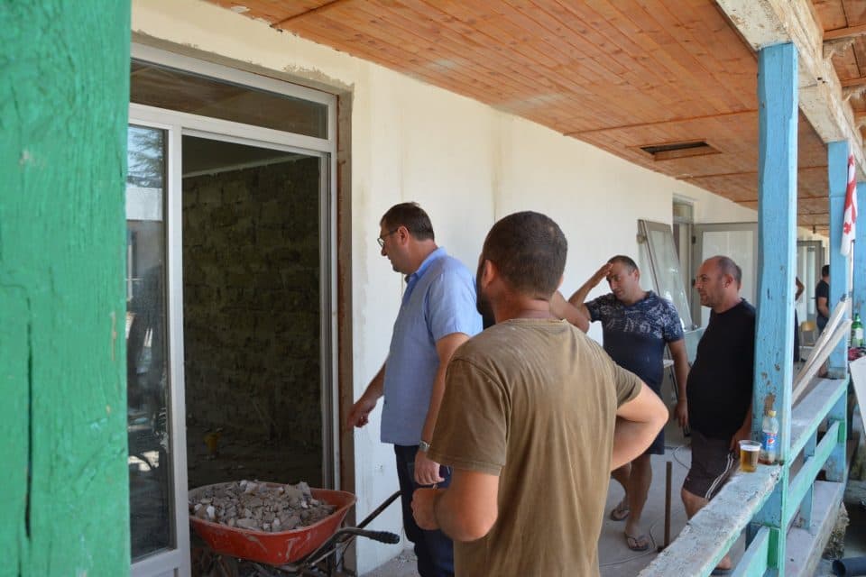 ჩხოროწყუს მუნიციპალიტეტში საჯარო სკოლების სარეაბილიტაციო სამუშაოები აქტიურად მიმდინარეობს