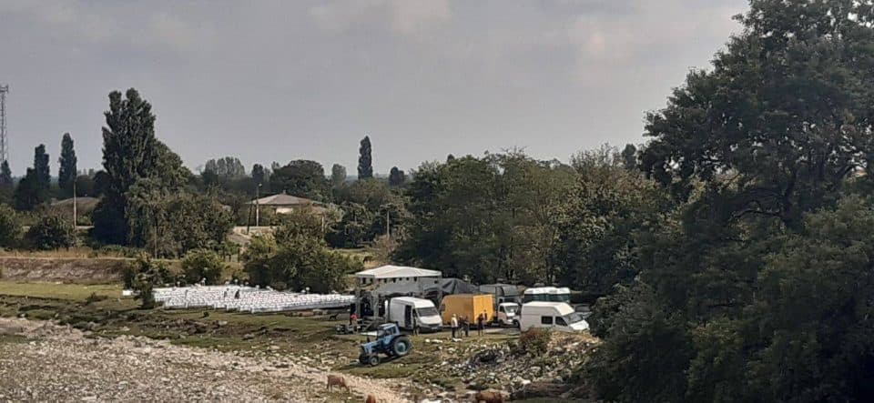 “ევროპულ საქართველოს” ნოქალაქევის ციხე-გოჯში 600 კაციანი სუფრა აქვს გაშლილი