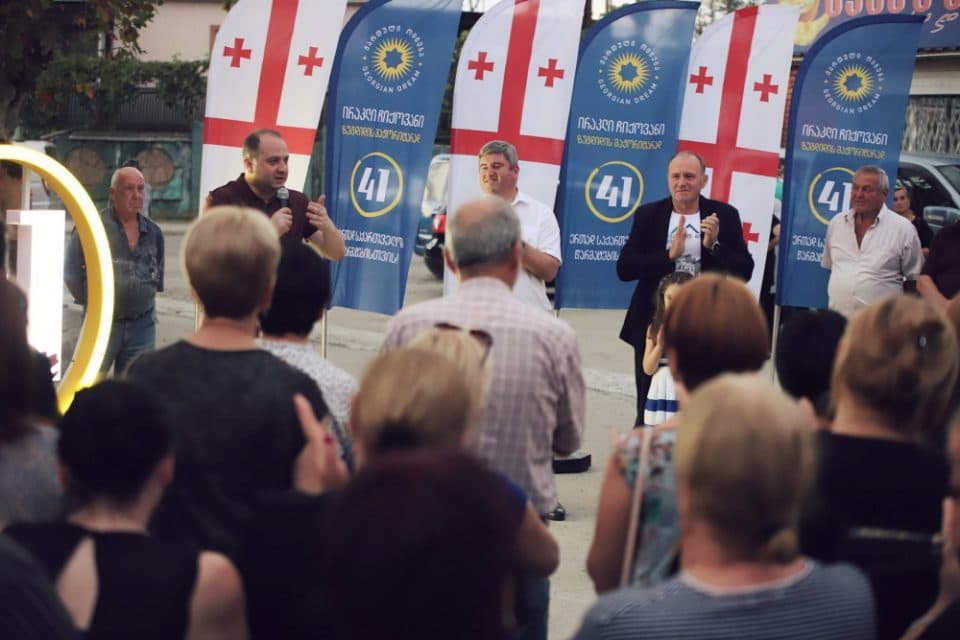 ირაკლი ჩიქოვანი: ჩემი მაჟორიტარი დეპუტატობის პერიოდში ყველა დევნილს საკუთარი საცხოვრებელი ექბნება