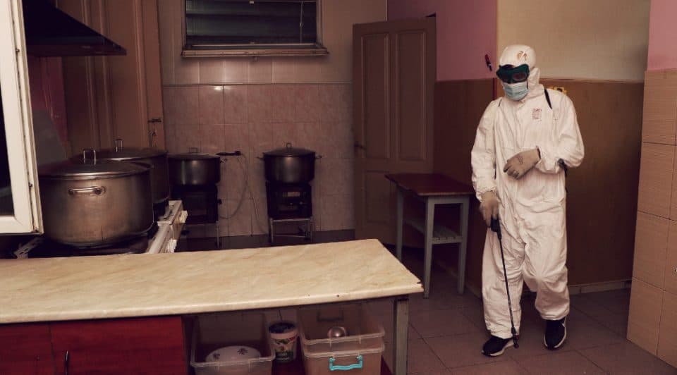 სადეზინფექციო სამუშაოები სენაკში