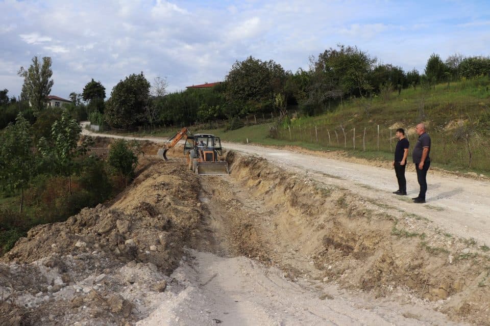 ხამისკურის ადმინისტრაციულ ერთეულში შიდა სასოფლო გზის რეაბილიტაცია მიმდინარეობს