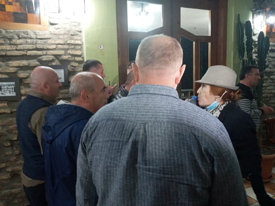 ვანო მერაბიშვილი და ზაზა გოროზია ზუგდიდში, რესტორან “მენძელში” ქეიფობენ - image 2