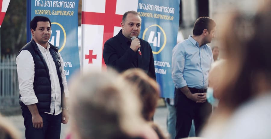 არჩილ თალაკვაძე – ძნელად წარმომიდგენია, რომ ზუგდიდი იმსახურებდეს სხვანაირ ადამიანს, თუ არა ისეთ განათლებულ, გამოცდილ, წესიერ და პროგრესულ კაცს, როგორიც არის ირაკლი ჩიქოვანი