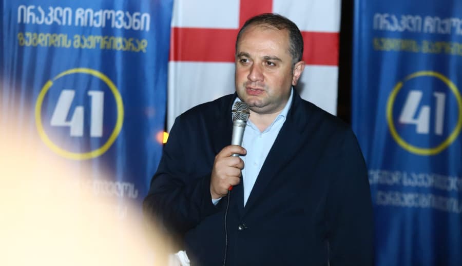 ირაკლი ჩიქოვანი – დევნილებისათვის ღირსეული საცხოვრებელი პირობების შესაქმნელად მუდმივ რეჟიმში გავაგრძელებთ მუშაობას