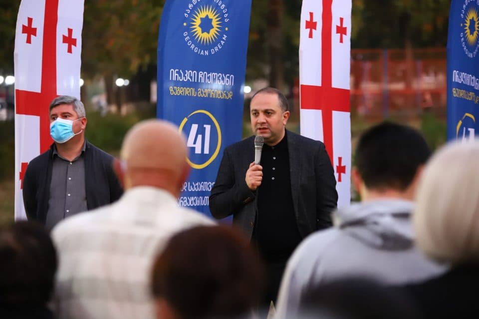 ირაკლი ჩიქოვანი ენგურის ადმინისტრაციულ ერთეულში ადგილობრივებს შეხვდა და საარჩევნო პროგრამა გააცნო