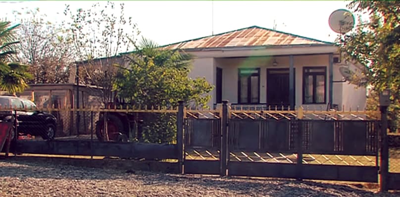 ბადრი ესებუას სახლში ჩხრეკა ჩატარდა და ოჯახის წევრები გამოკითხეს