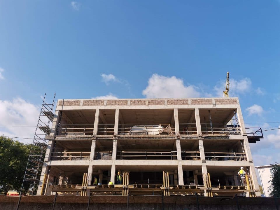 ფონდი „ქართუს“ დაფინანსებით ზუგდიდში ახალი თეატრის მშენებლობა აქტიურად მიმდინარეობს