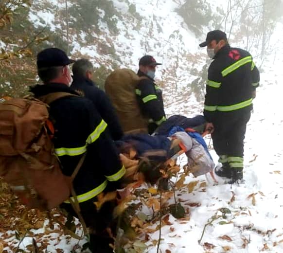 დაჭრილი მონადირე, რომელმაც დაბა ჯვარის ტყეში თვითდაზიანება მიიყენა, ტყიდან გამოყვანისას გარდაიცვალა