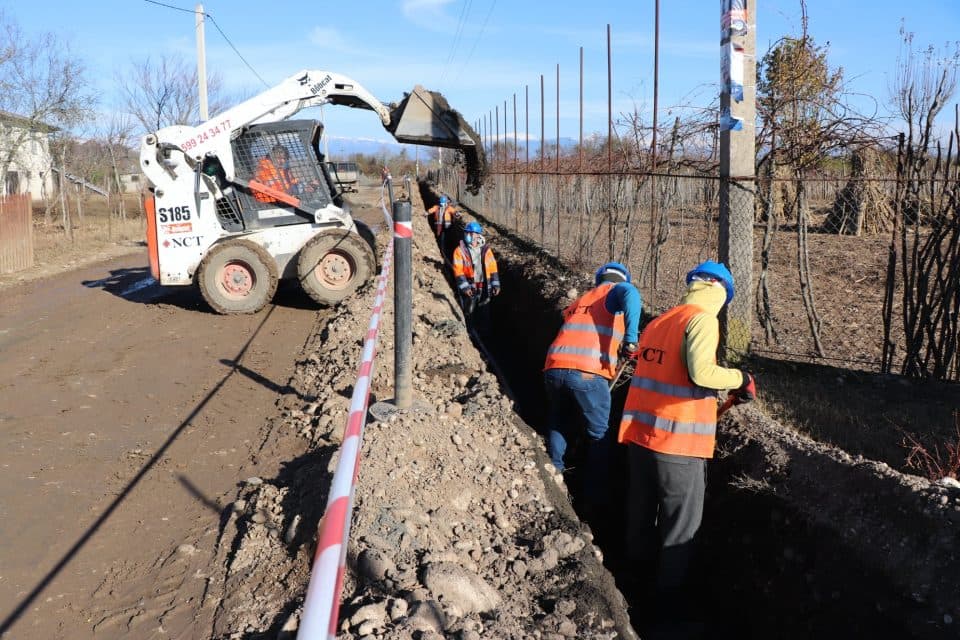 სოფელ ძველ ხიბულაში წყლის სისტემის მშენებლობა დაიწყო