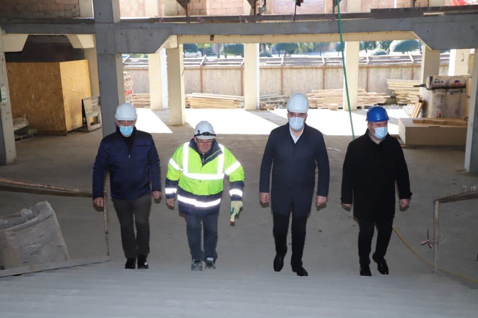 მალხაზ თორია: ფონდ „ქართუს“ დახმარებით ზუგდიდს თანამედროვე სტანდარტების შესაბამისი თეატრი ექნება