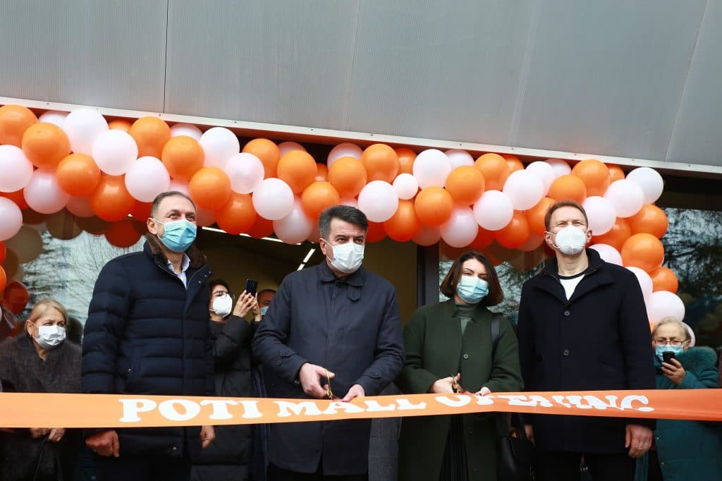 ფოთში სავაჭრო ცენტრი Poti Mall გაიხსნა - image 2