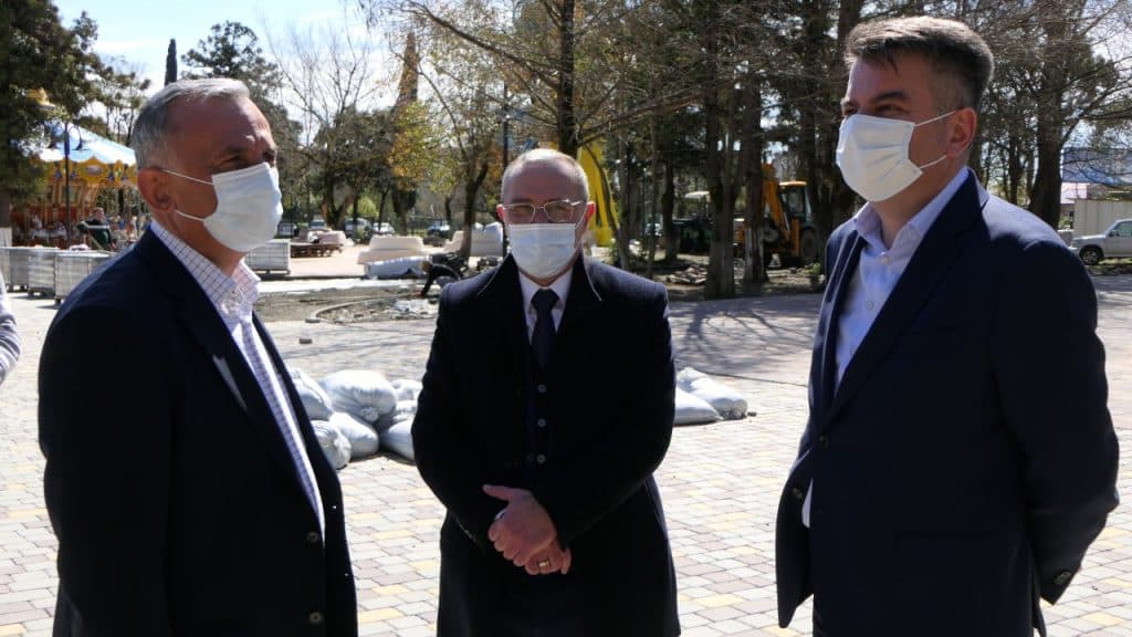 ფოთის ცენტრალურ პარკს სრული რეაბილიტაცია უტარდება - image 2