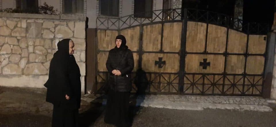 მარტვილის მონასტერში აქციის მონაწილე დედაოები არ შეუშვეს