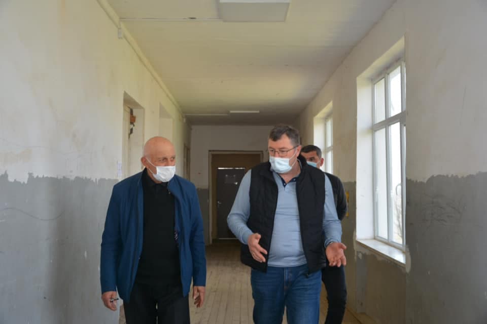 ჩხოროწყუს მერმა საჯარო სკოლების ინფრასტრუქტურა დაათვალიერა