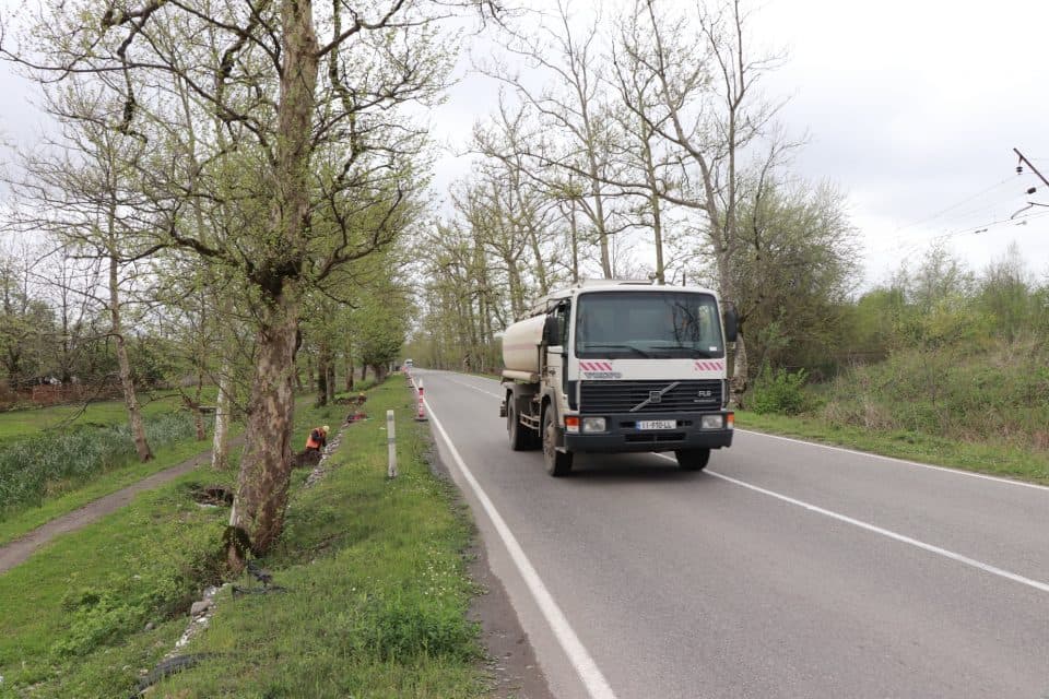 გარეგანატების სისტემის მონტაჟი მიმდინარეობს ხობში, „სენაკი-ფოთი-სარფის“ საერთაშორისო საავტომობილო გზის მონაკვეთზე