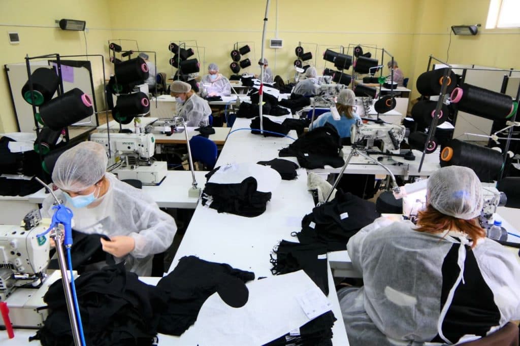 ფოთში, სპორტული შლემების მწარმოებელი ქარხანა „ფარგინი“ გაიხსნა - image 2