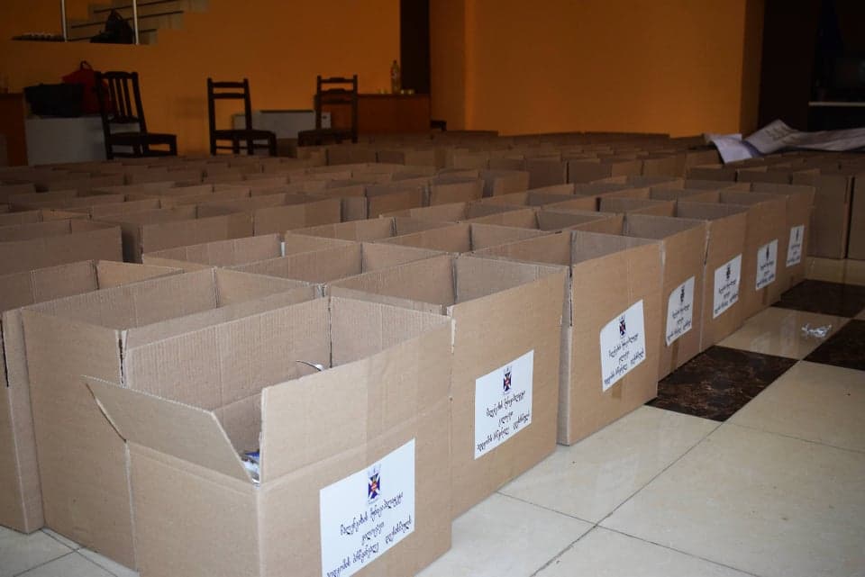 წალენჯიხაში ბენეფიციარებს სააღდგომო ნობათი გადასცეს - image 2