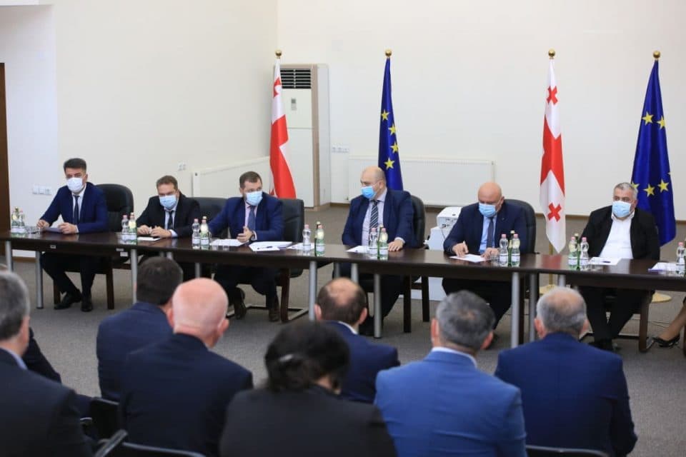 ზუგდიდში პროგრამის „განახლებული რეგიონები“ ფარგლებში კომისიის სხდომა გაიმართა