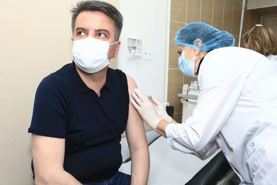 სამეგრელო-ზემო სვანეთის გუბერნატორი სინოფარმის ვაქცინით აიცრა