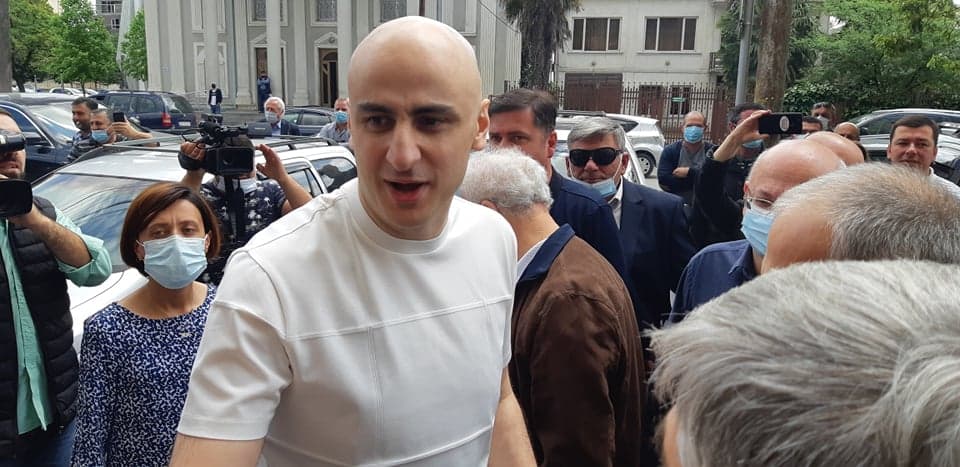 ენმ თავჯდომარე ნიკა მელია ზუგდიდის ოფისში რეგიონის პარტიულ აქტივს შეხვდა