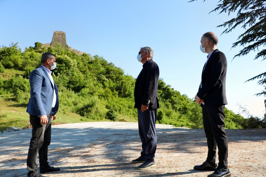 პარლამენტარი ირაკლი ხახუბია მიმდინარე პროექტებს გაეცნო ხობში, სენაკსა და ქალაქ ფოთის მუნიციპალიტეტებში - image 2