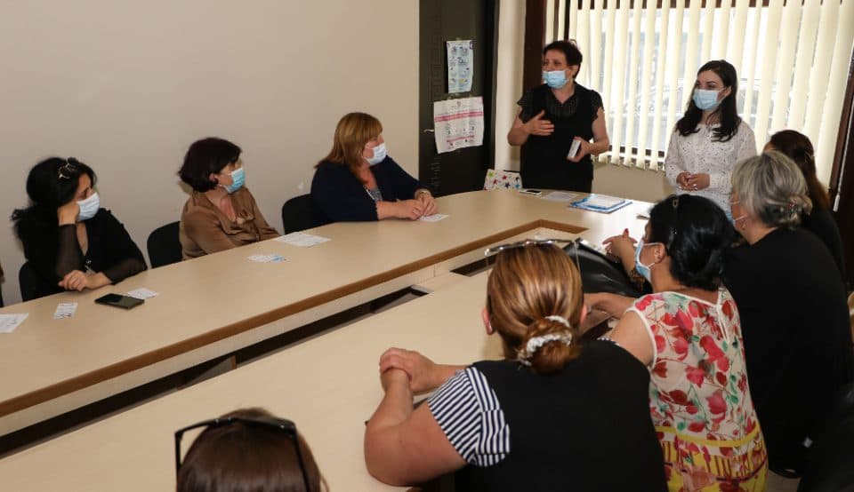 სენაკში, კიბოს პრევენციის, ადრეული გამოვლენისა და უფასო სკრინინგ პროგრამების ხელმისაწვდომობის საკითხებზე შეხვედრა გაიმართა