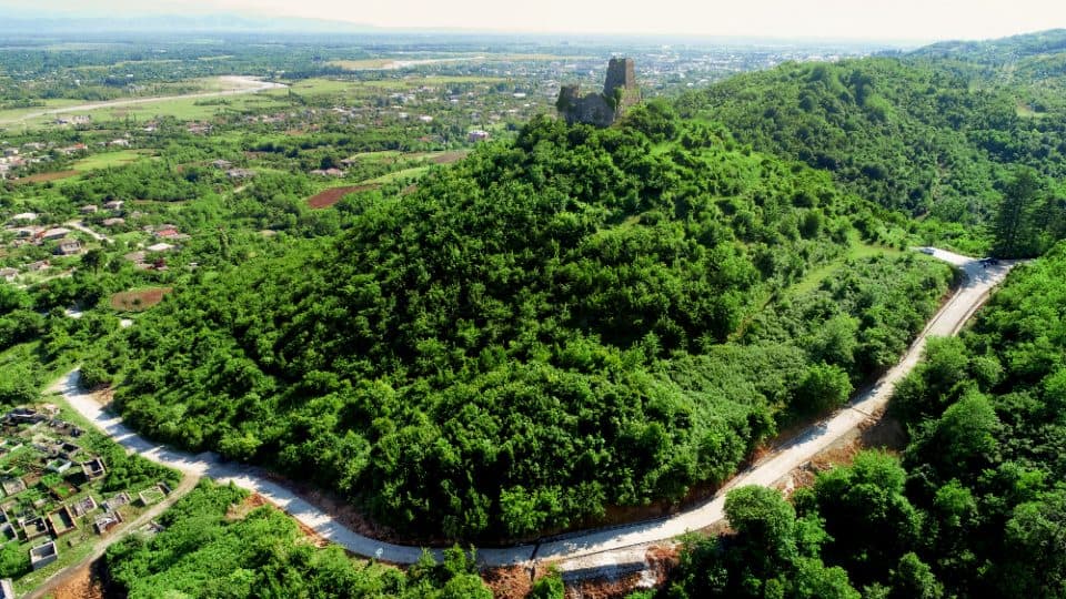 სენაკში, შხეფის ციხემდე მისასვლელი გზის რეაბილიტაცია დასრულებულია