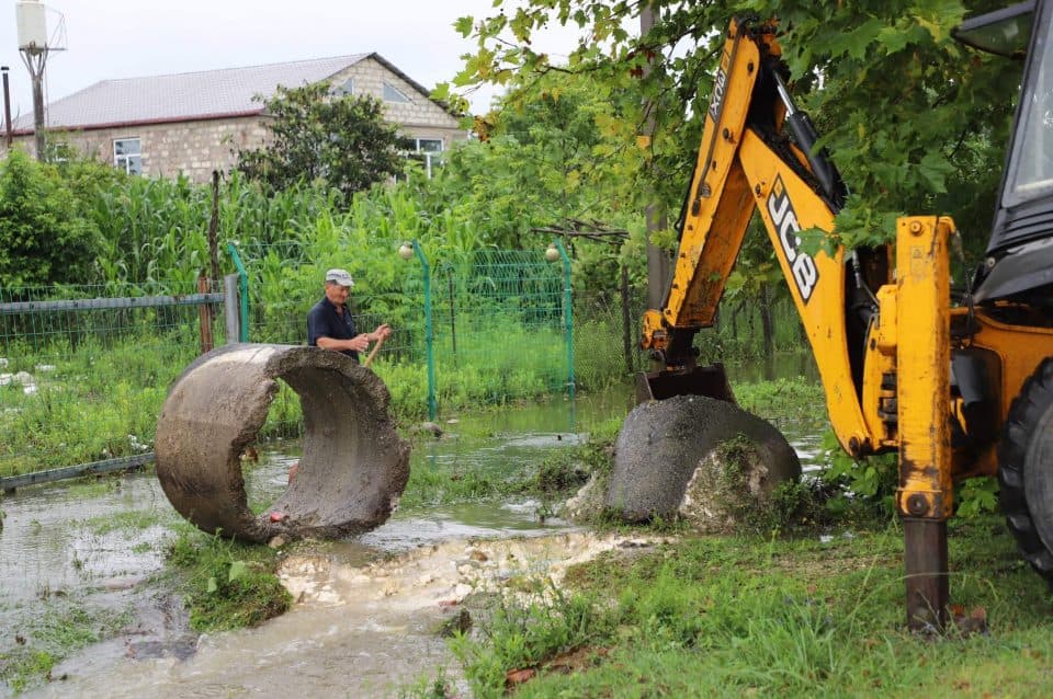 სტიქიამ ზუგდიდში პრობლემები შექმნა – მერიის სამსახურები ადგილზე მუშაობენ