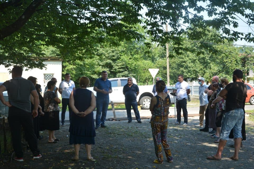 ჩხოროწყუს მერი სოფელ ზუმის მოსახლეობას შეხვდა