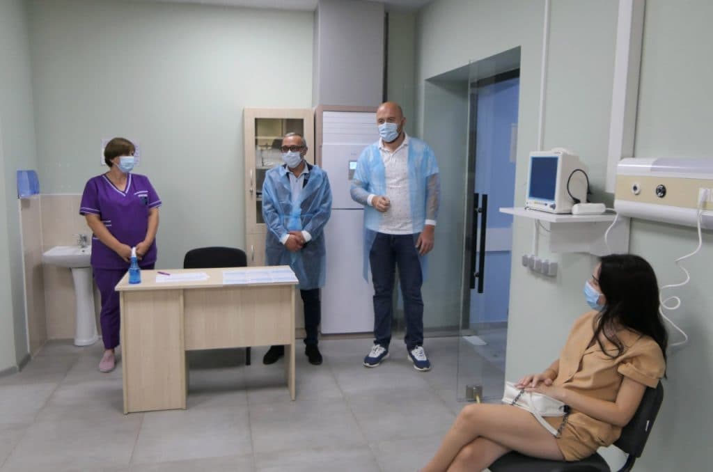 ფოთში, „ცენტრალური საავადმყოფო- ბომონდში“ მასობრივი ვაქცინაციის პროცესი აქტიურად მიმდინარეობს - image 2