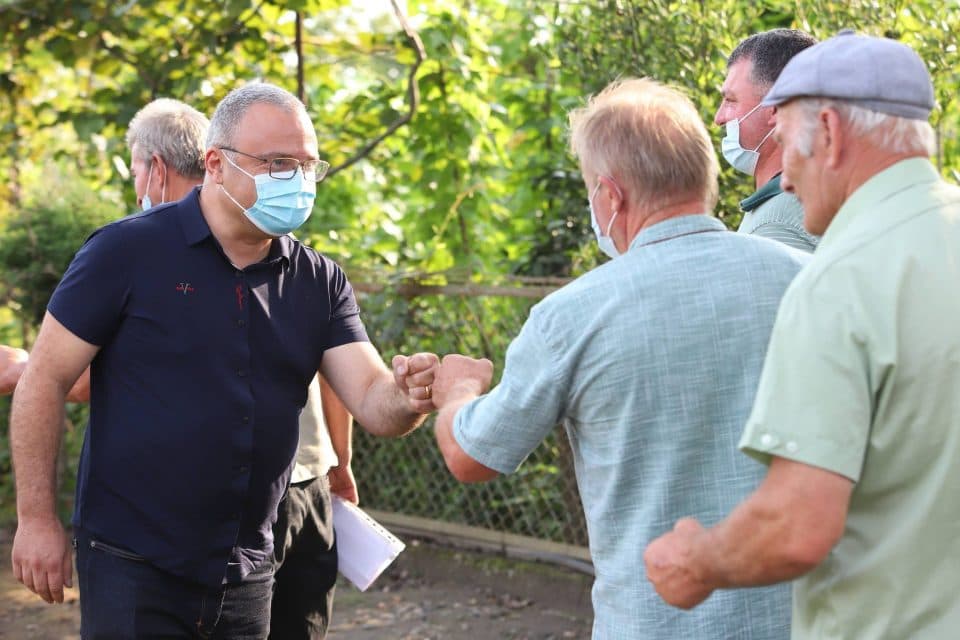 მამუკა წოწერია: შეხვედრებს ვიყენებთ მთავარი გამოწვევის, პამდემიის თემატიკასთან დაკავშირებით და მოვუწოდებთ მოსახლეობას აქტიური ვაქცინაციისკენ.