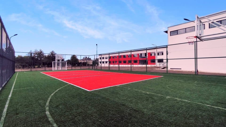 ქვემო ქვალონის ადმინისტრაციულ ერთეულში 300 მოსწავლეზე გათვლილი სკოლის მშენებლობა დასრულების ეტაპზეა