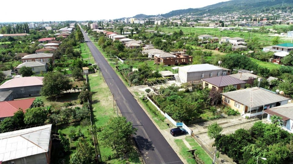 სენაკში საგზაო ინფრასტრუქტურის განახლების პროცესი გრძელდება