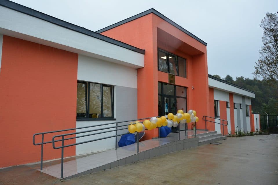 ჩხოროწყუს მერმა სასწავლო პროცესის განახლება ხაბუმეს სკოლის მოსწავლეებს მიულოცა